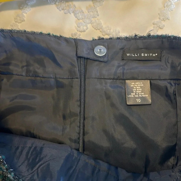 Willi Smith mini skirt. Textured material. EUC size 10 - Picture 7 of 8